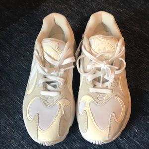 Adidas YUNG-1 shoes